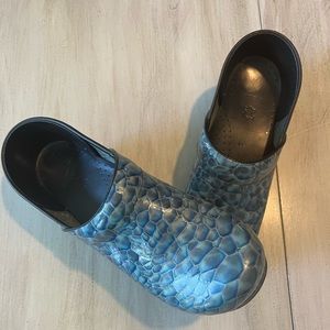 Blue crocodile print Dansko clogs size 41
